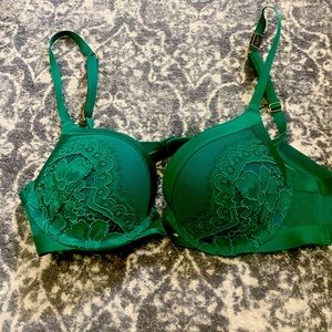 LAST CHANCE - Victoria Secret Green Lace very Sexy Push Up Bra